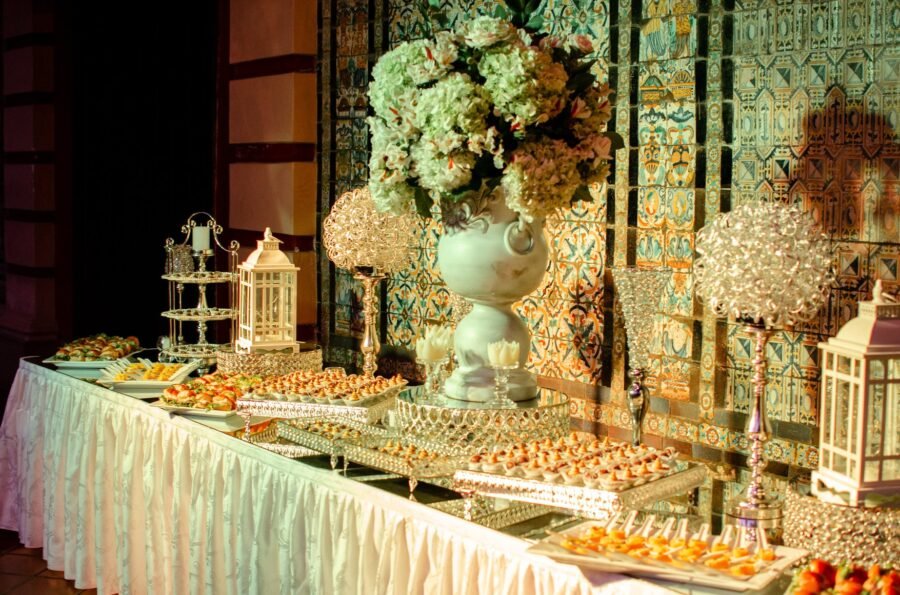 Servicios de catering para eventos especiales o fiestas temáticas para niños o adultos.